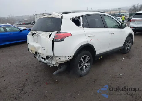 2017 Toyota Rav4 Xle z USA, uszkodzony, nr VIN JTMRFREVXHD209636